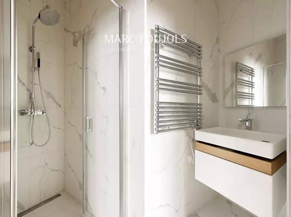 Parc Monceau – appartement familial rénové & double parking