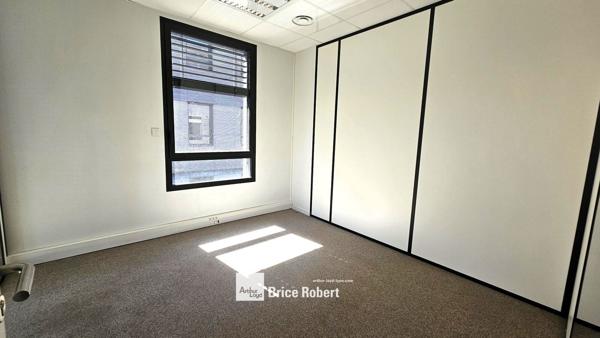 Bureaux à louer à Limonest divisibles dès 243 m² dans un secteur dynamique