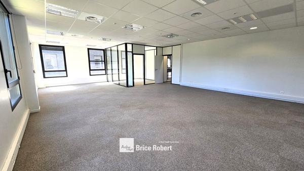 Bureaux à louer à Limonest divisibles dès 243 m² dans un secteur dynamique