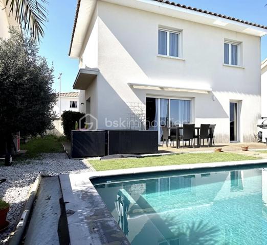 ✨ Découvrez cette superbe maison à seulement 15 minutes de Montpellier récente de 2017 ✨

Offrant près de 100 m² d’espace de vie harmonieux, cette maison est implantée sur un terrain optimisé de 269 m² avec piscine 🏡🌴

🔹 Au rez-de-chaussée :
	•	Une pièce de vie lumineuse d’environ 45 m² avec cuisine aménagée 🍽️✨
	•	Une arrière-cuisine pratique 🧺
	•	Un WC indépendant 🚽
	•	Un garage avec mezzanine facilement transformable en 4ᵉ chambre 🛏️

🔹 À l’étage :
	•	3 chambres dont une spacieuse de 15 m² avec dressing 👗
	•	Un WC indépendant 🚽
	•	Une salle de bain 🛁

🔹 À l’extérieur :
	•	Une magnifique terrasse sans vis-à-vis 🌿☀️
	•	Une piscine 5x3 au chlore pour profiter des beaux jours 🏊‍♂️

🔹 Équipements :
	•	Climatisation gainable ❄️
	•	Adoucisseur d’eau 💧
	•	Chauffe-eau thermodynamique ♻️

💛 Une maison pensée pour le bien-être, avec des espaces ouverts, lumineux et fonctionnels.

📍 Emplacement privilégié : à proximité des écoles, collège, commerces et transports 🏫🛍️🚍, à seulement 20 minutes de Montpellier.

📞 Contactez Céline Taormina au 06 35 21 91 15 pour plus d’informations ou organiser une visite ! 🔑✨

🎥video du bien => https://drive.google.com/file/d/1S-WkaIxReQuPM8lXEGX-BwDRZn1x86tJ/view?usp=drive_link