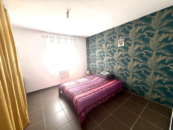 ✨ Découvrez cette superbe maison à seulement 15 minutes de Montpellier récente de 2017 ✨

Offrant près de 100 m² d’espace de vie harmonieux, cette maison est implantée sur un terrain optimisé de 269 m² avec piscine 🏡🌴

🔹 Au rez-de-chaussée :
	•	Une pièce de vie lumineuse d’environ 45 m² avec cuisine aménagée 🍽️✨
	•	Une arrière-cuisine pratique 🧺
	•	Un WC indépendant 🚽
	•	Un garage avec mezzanine facilement transformable en 4ᵉ chambre 🛏️

🔹 À l’étage :
	•	3 chambres dont une spacieuse de 15 m² avec dressing 👗
	•	Un WC indépendant 🚽
	•	Une salle de bain 🛁

🔹 À l’extérieur :
	•	Une magnifique terrasse sans vis-à-vis 🌿☀️
	•	Une piscine 5x3 au chlore pour profiter des beaux jours 🏊‍♂️

🔹 Équipements :
	•	Climatisation gainable ❄️
	•	Adoucisseur d’eau 💧
	•	Chauffe-eau thermodynamique ♻️

💛 Une maison pensée pour le bien-être, avec des espaces ouverts, lumineux et fonctionnels.

📍 Emplacement privilégié : à proximité des écoles, collège, commerces et transports 🏫🛍️🚍, à seulement 20 minutes de Montpellier.

📞 Contactez Céline Taormina au 06 35 21 91 15 pour plus d’informations ou organiser une visite ! 🔑✨

🎥video du bien => https://drive.google.com/file/d/1S-WkaIxReQuPM8lXEGX-BwDRZn1x86tJ/view?usp=drive_link