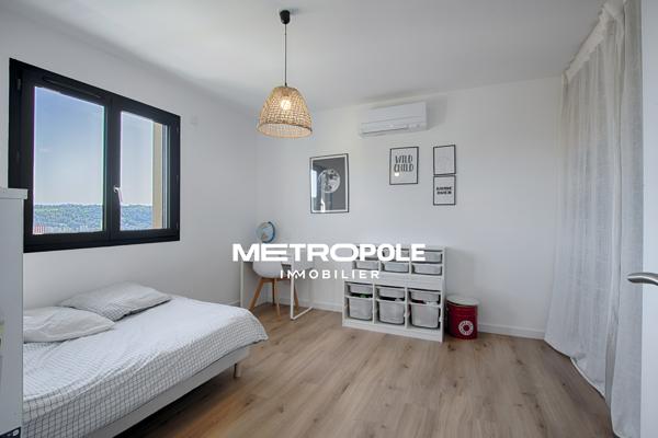 Maison 5 pièce(s) 4 chambre(s) 140 m²