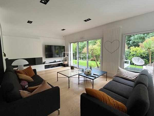 Maison T7 à vendre DOMLOUP - 205 m² (réf : EJ26455)
