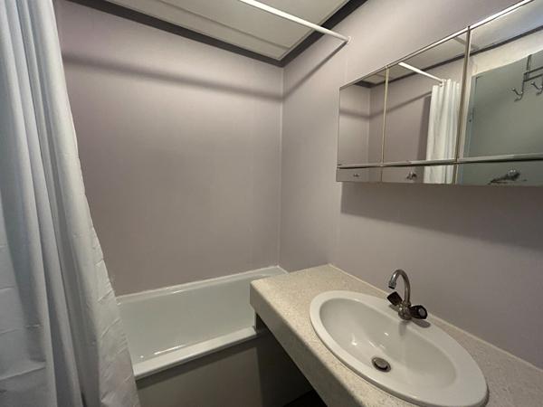 Studio meublé - Polyclinique -  25.96 m2