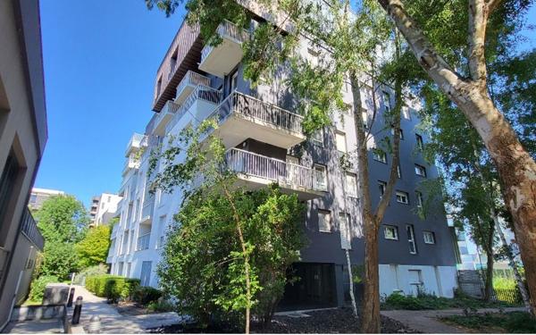 Appartement à vendre    4 pièces • 83,80 m2 Bordeaux