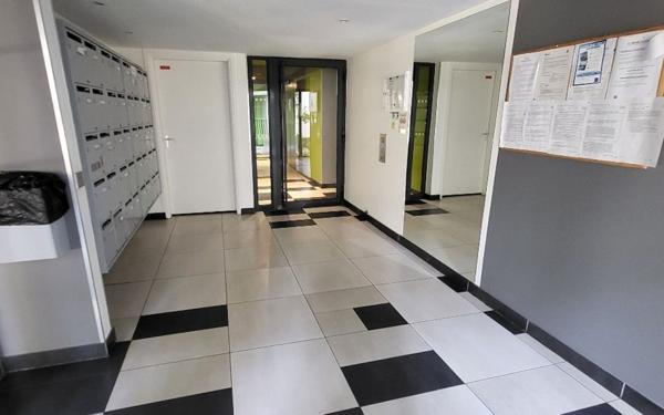 Appartement à vendre    4 pièces • 83,80 m2 Bordeaux