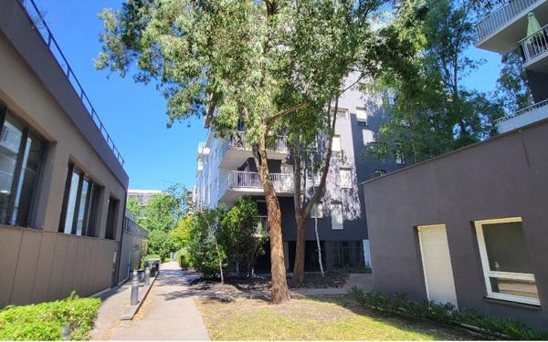 Appartement à vendre    4 pièces • 83,80 m2 Bordeaux