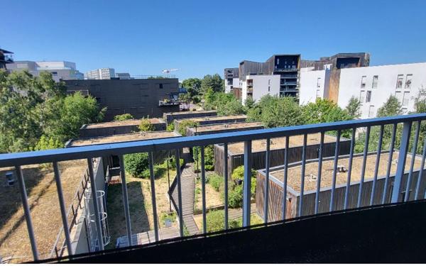 Appartement à vendre    4 pièces • 83,80 m2 Bordeaux