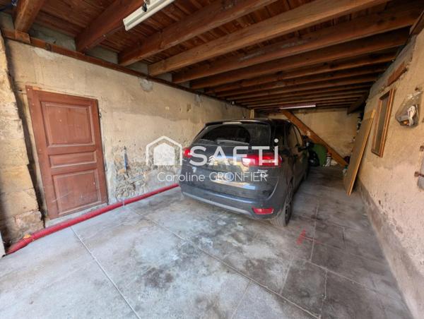 Propriété de caractère avec deux logements indépendants