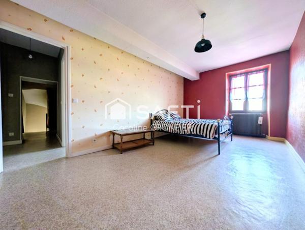 Propriété de caractère avec deux logements indépendants