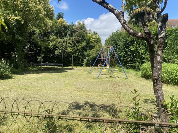 ANCIEN CORPS DE FERME AVEC SES DEPENDANCES ,QUARTIER HISTORIQUE SUR LE CHEMIN DE COMPOSTELLE.