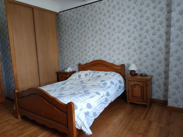 ANCIEN CORPS DE FERME AVEC SES DEPENDANCES ,QUARTIER HISTORIQUE SUR LE CHEMIN DE COMPOSTELLE.