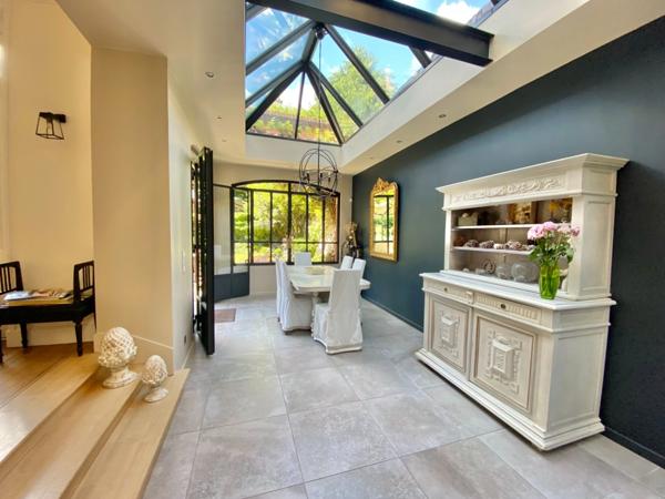 MANTES LA JOLIE (78) /accès A13-A14/ Maison Bourgeoise entièrement rénovée- Jardin 500 m² - Garage - Cave