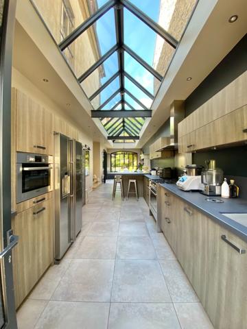 MANTES LA JOLIE (78) /accès A13-A14/ Maison Bourgeoise entièrement rénovée- Jardin 500 m² - Garage - Cave