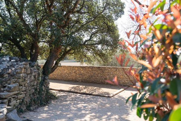 Villa contemporainne Nimes piscine vue exeptionnelle calme