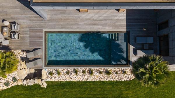 Villa contemporainne Nimes piscine vue exeptionnelle calme