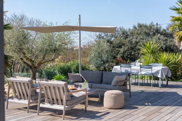 Villa contemporainne Nimes piscine vue exeptionnelle calme