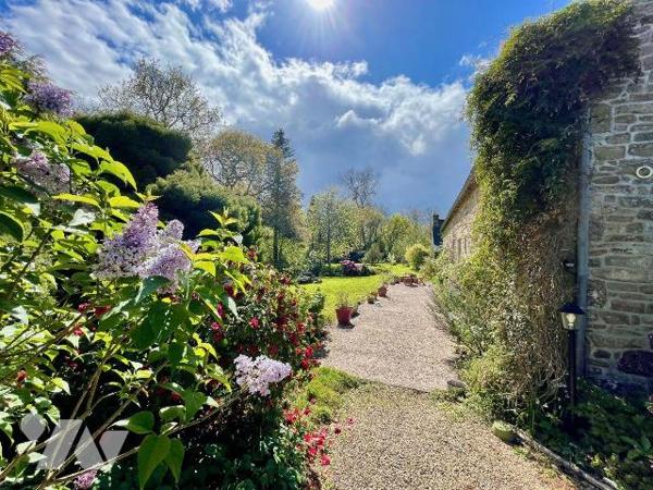 Longère à Vendre à Ploumilliau (22300) 
Dans un cadre verdoyant et reposant, a deux pas du bou...