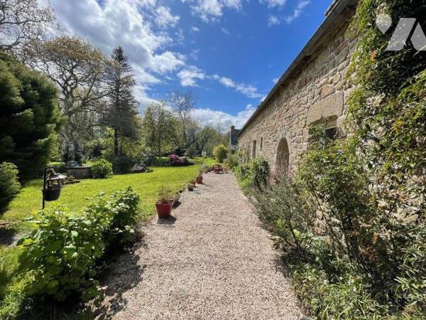 Longère à Vendre à Ploumilliau (22300) 
Dans un cadre verdoyant et reposant, a deux pas du bou...