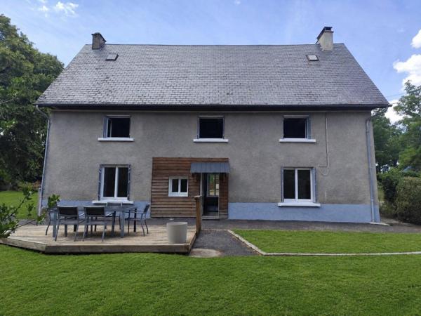 Maison avec grange, dépendances et  grand terrain