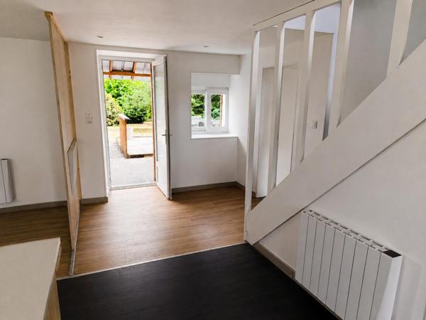 Maison avec grange, dépendances et  grand terrain