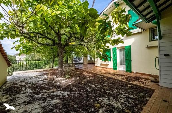 Maison à vendre 145 000 € Sainte-Croix-du-Mont 4 p 171 m² DPE G