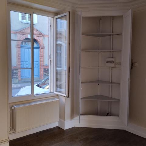 Ensemble immobilier proche de la place centrale d'Henrichemont