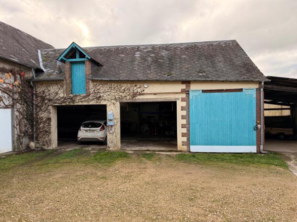 Ensemble immobilier proche de la place centrale d'Henrichemont