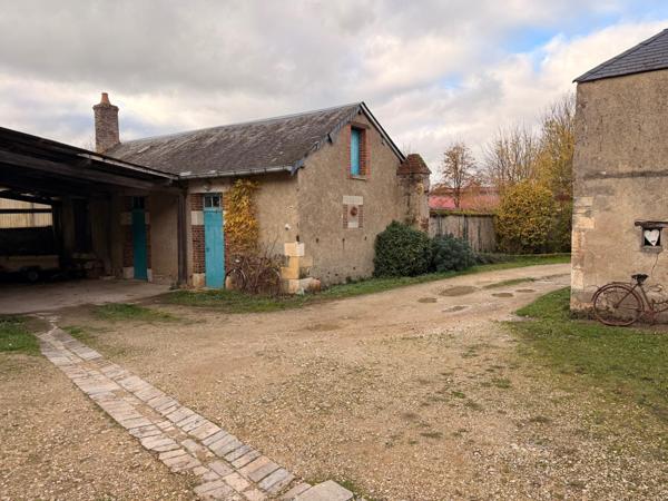 Ensemble immobilier proche de la place centrale d'Henrichemont