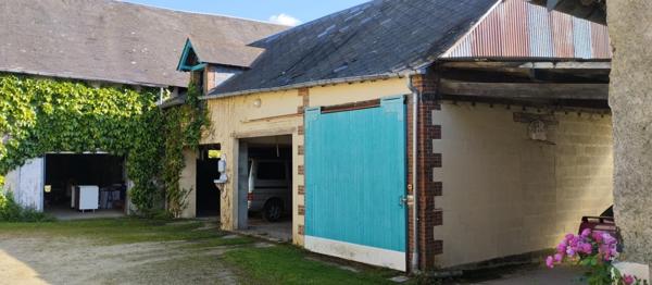 Ensemble immobilier proche de la place centrale d'Henrichemont