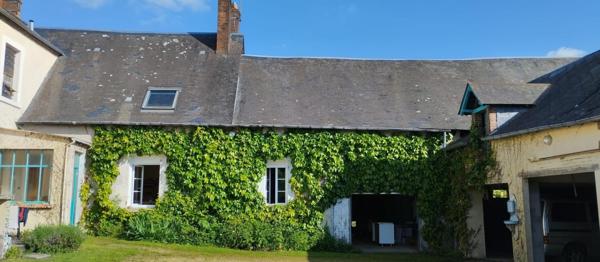 Ensemble immobilier proche de la place centrale d'Henrichemont