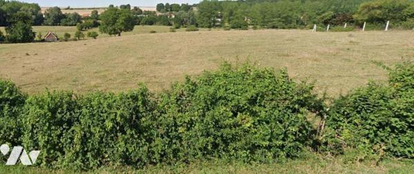 6 Parcelles de terrains à bâtir, d'une surface d'environ 1260 m² chacune, situé dans un village...
