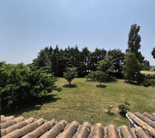 Grande maison avec beau terrain et piscine. Bram (11150)