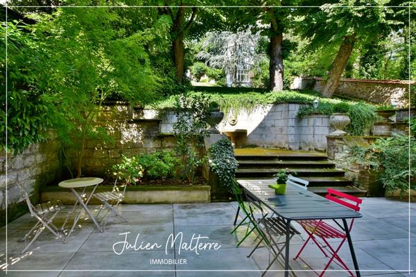 Maison bourgeoise 1920 de 210 m² habitables et ses dépendances, 6 chambres, au coeur de St-Etienne