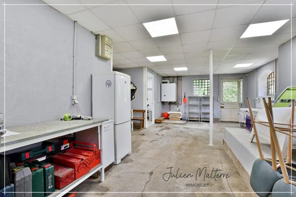 Maison bourgeoise 1920 de 210 m² habitables et ses dépendances, 6 chambres, au coeur de St-Etienne