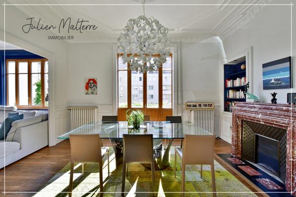 Maison bourgeoise 1920 de 210 m² habitables et ses dépendances, 6 chambres, au coeur de St-Etienne