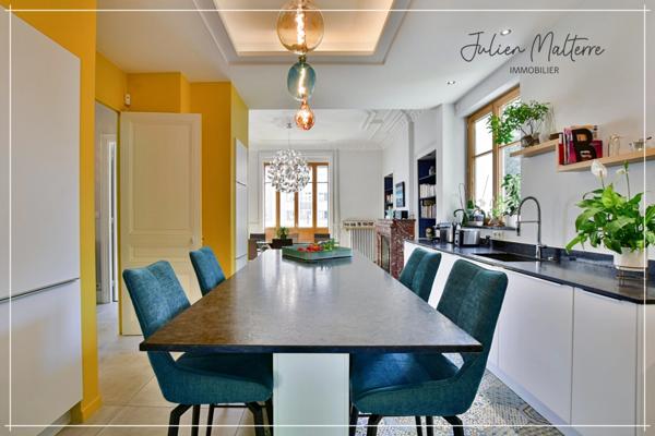 Maison bourgeoise 1920 de 210 m² habitables et ses dépendances, 6 chambres, au coeur de St-Etienne