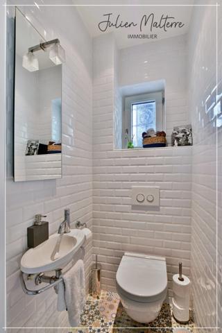 Maison bourgeoise 1920 de 210 m² habitables et ses dépendances, 6 chambres, au coeur de St-Etienne