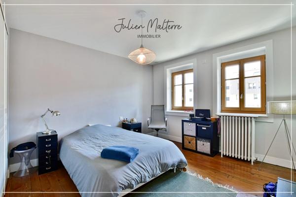 Maison bourgeoise 1920 de 210 m² habitables et ses dépendances, 6 chambres, au coeur de St-Etienne