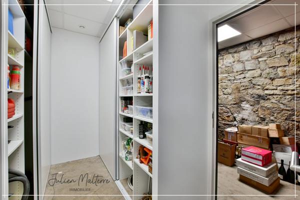 Maison bourgeoise 1920 de 210 m² habitables et ses dépendances, 6 chambres, au coeur de St-Etienne