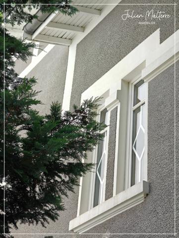 Maison bourgeoise 1920 de 210 m² habitables et ses dépendances, 6 chambres, au coeur de St-Etienne