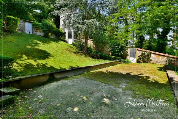 Maison bourgeoise 1920 de 210 m² habitables et ses dépendances, 6 chambres, au coeur de St-Etienne