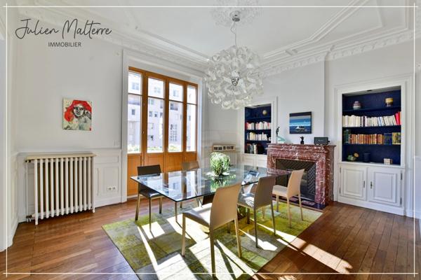 Maison bourgeoise 1920 de 210 m² habitables et ses dépendances, 6 chambres, au coeur de St-Etienne