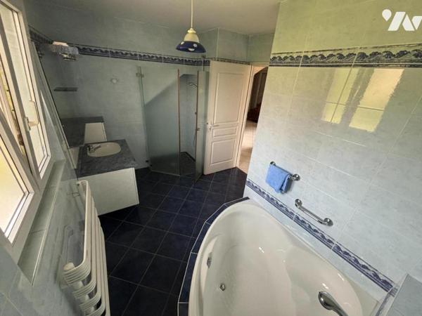 Maison 4 pièces (environ 127 m² habitables) située dans un secteur calme (en impasse)