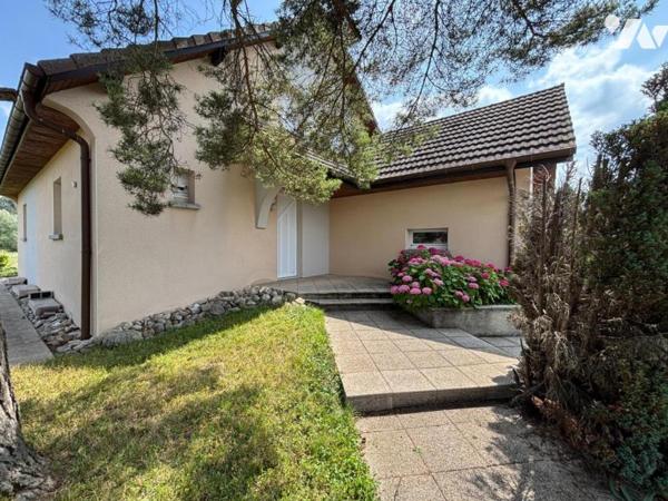 Maison 4 pièces (environ 127 m² habitables) située dans un secteur calme (en impasse)