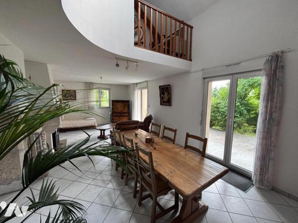 Maison 4 pièces (environ 127 m² habitables) située dans un secteur calme (en impasse)