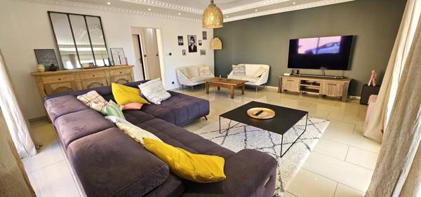 MAISON 259M2 HAB. AVEC PISCINE