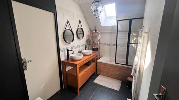 Propriété vue sur la Mayenne à St Jean sur Mayenne