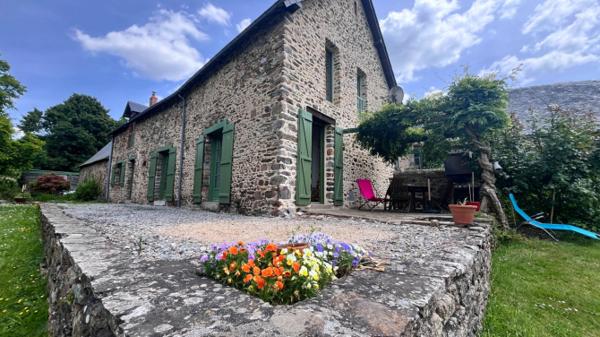 Propriété vue sur la Mayenne à St Jean sur Mayenne