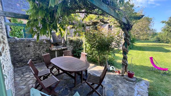 Propriété vue sur la Mayenne à St Jean sur Mayenne